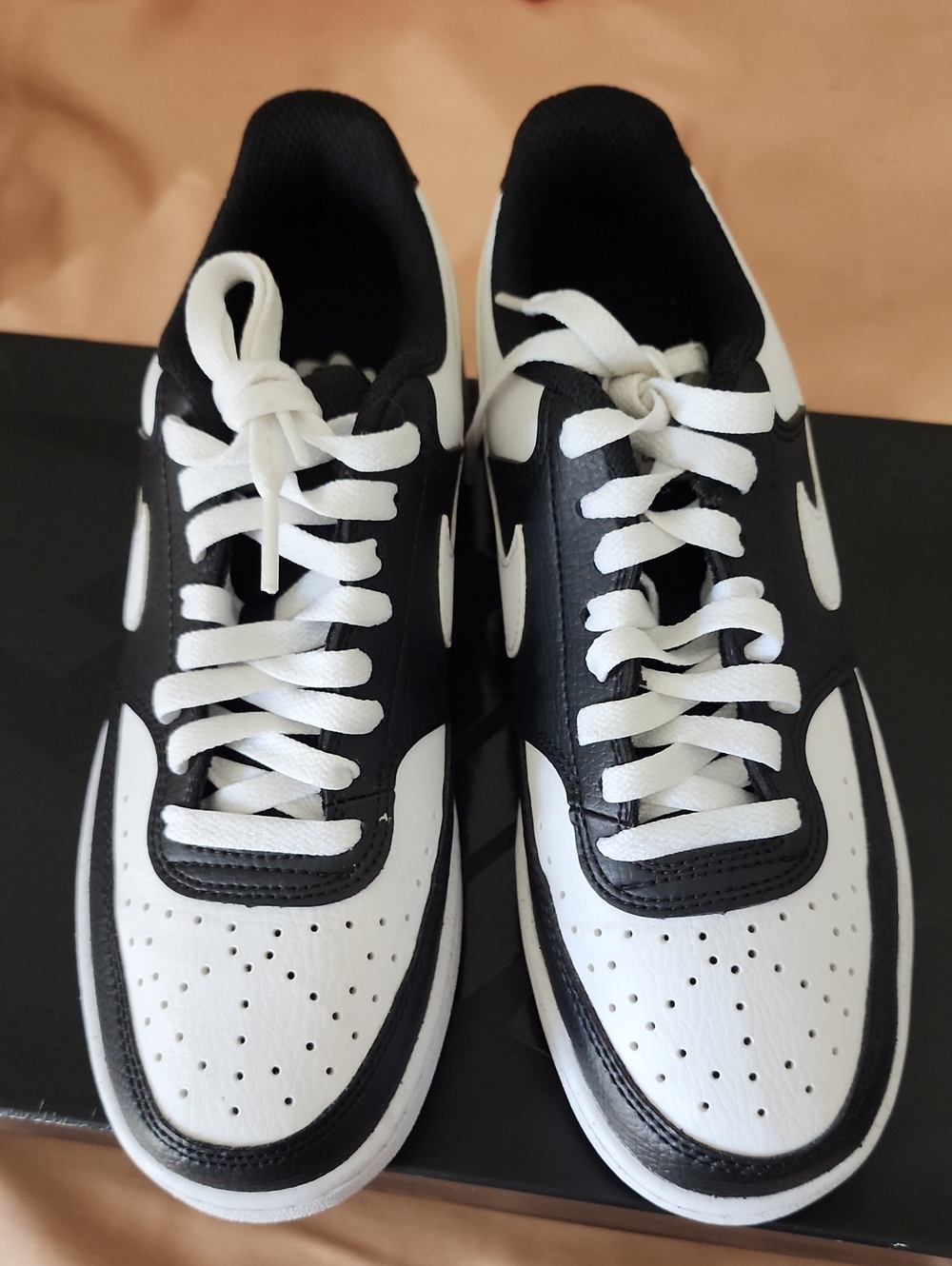 Black & White Woman's Low-Top Athletic Sneakers